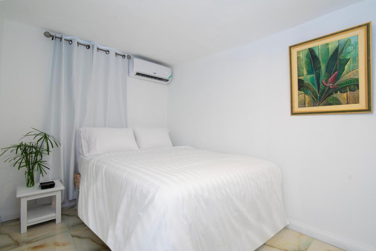 Pulse Rooms At Trafalgar Кингстон Экстерьер фото